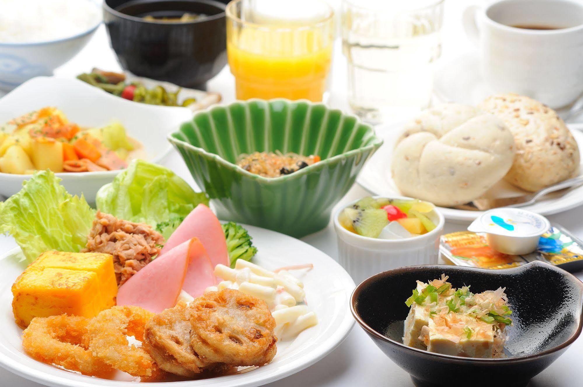 Route-inn Higashimuroran Ekimae